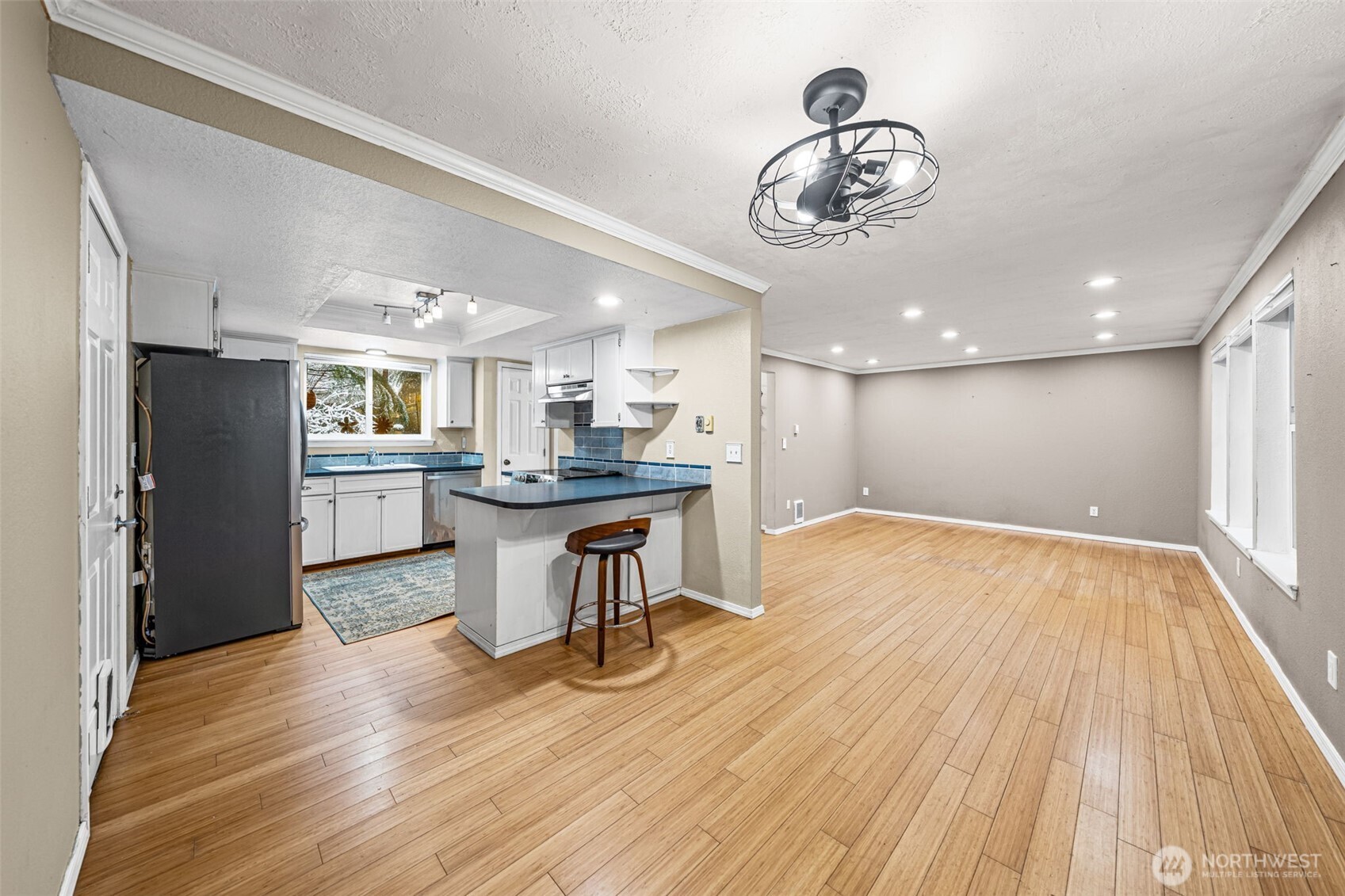 805 Island Boulevard , Fox Island, WA 98333