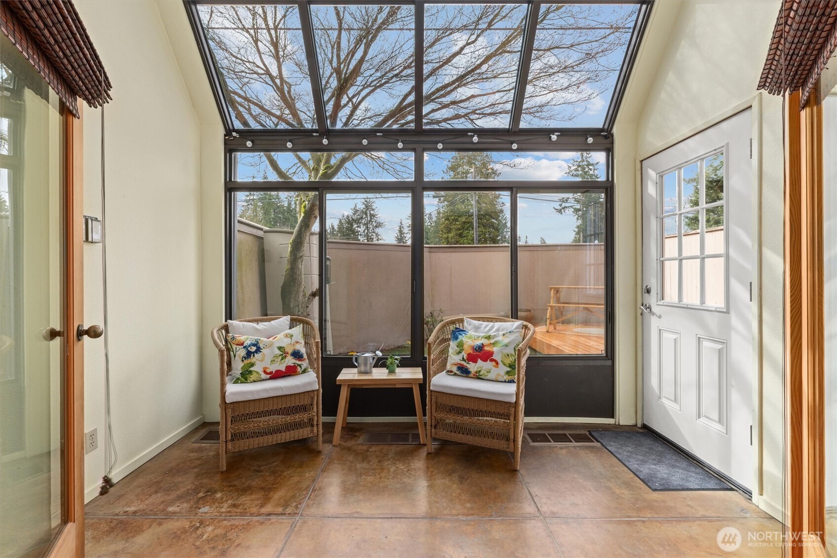 8225 212th Street SW #304, Edmonds, WA 98026