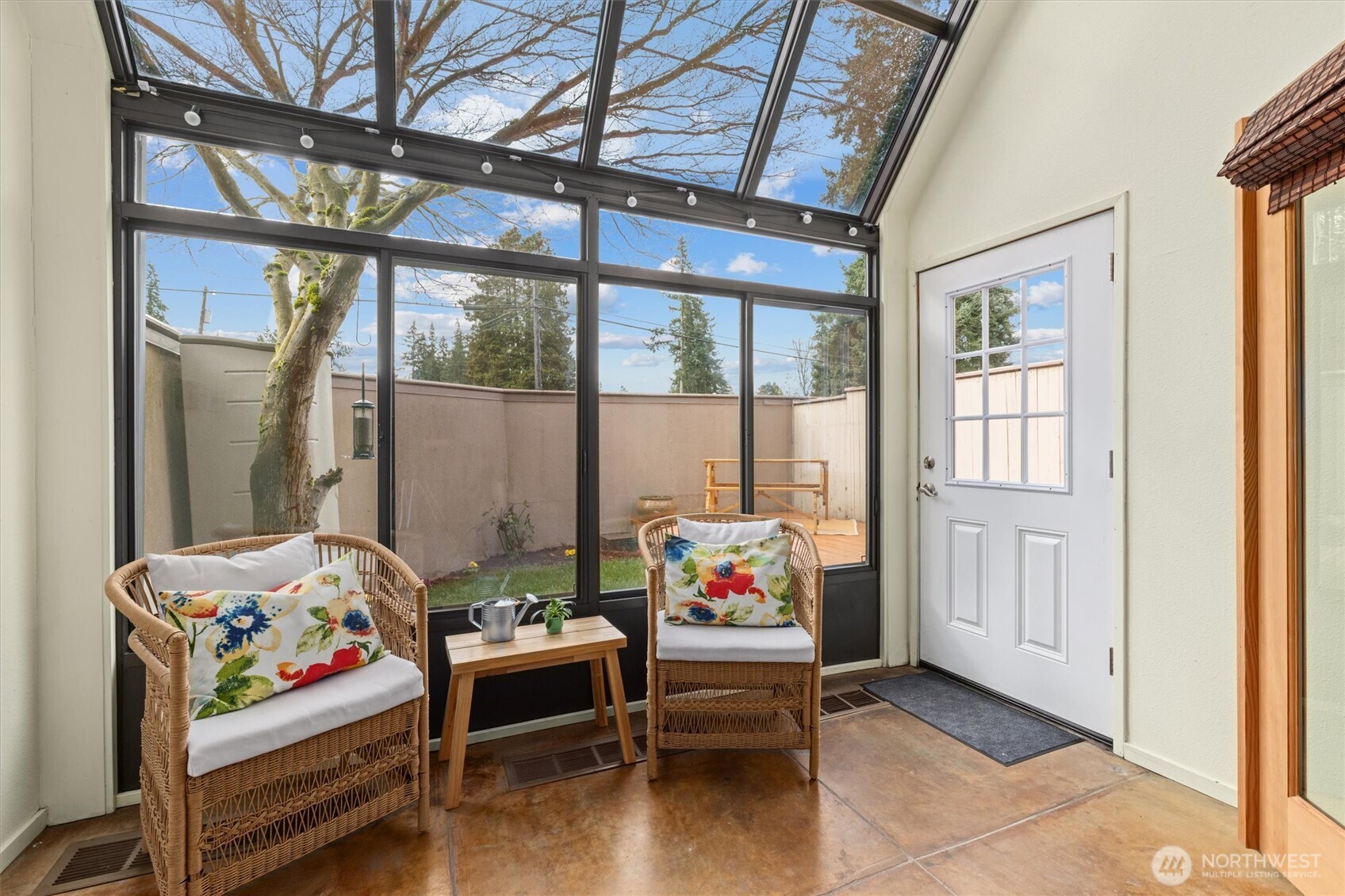 8225 212th Street SW #304, Edmonds, WA 98026