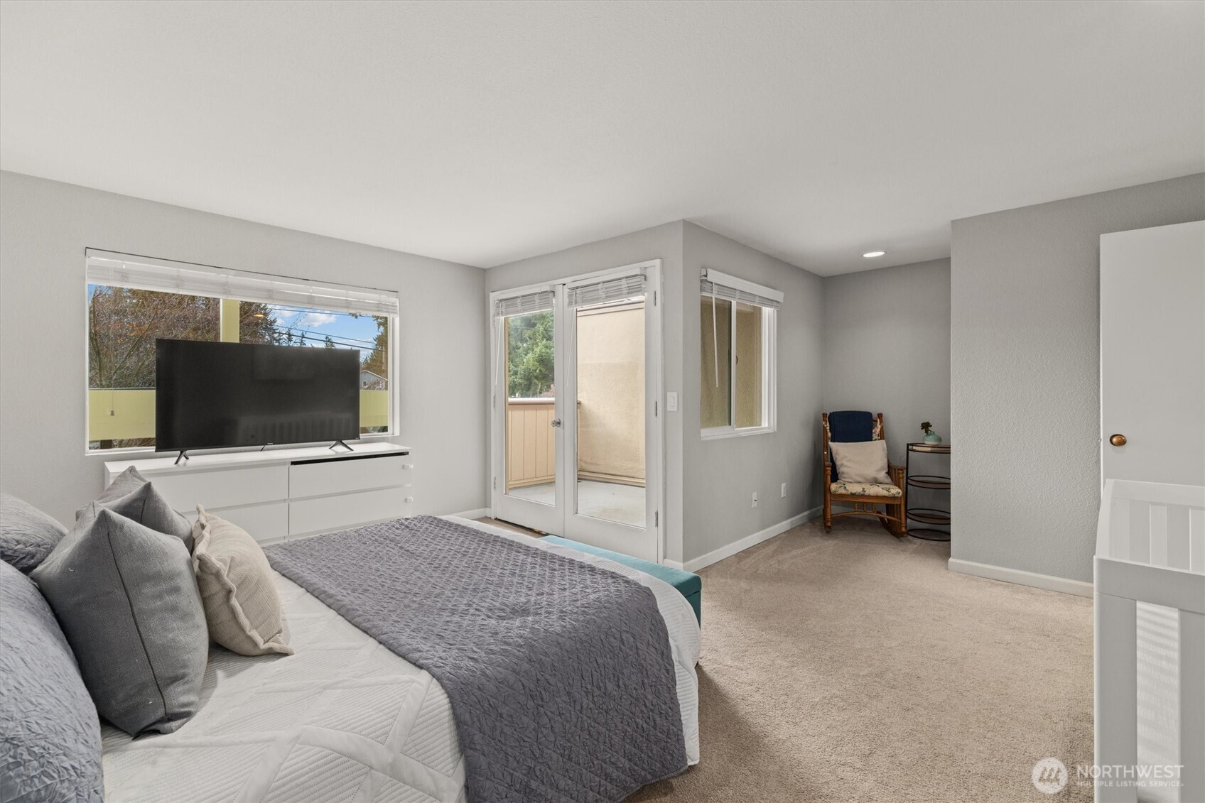 8225 212th Street SW #304, Edmonds, WA 98026