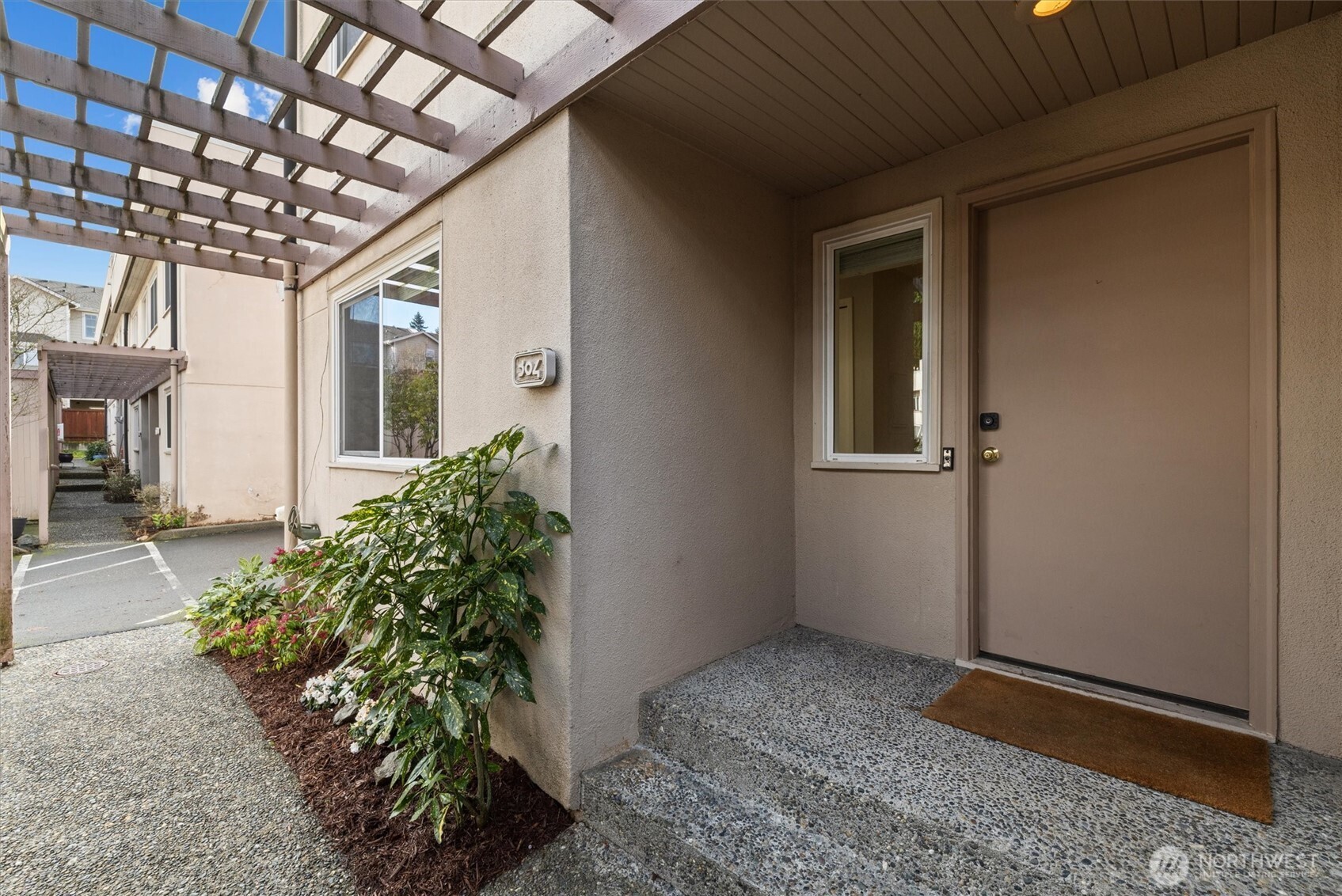 8225 212th Street SW #304, Edmonds, WA 98026