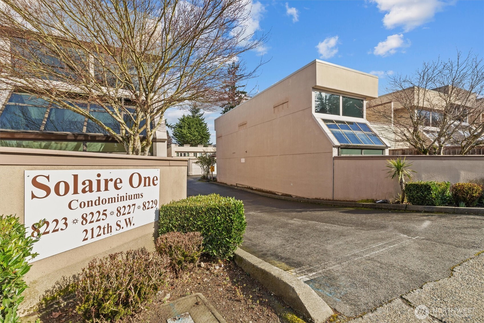 8225 212th Street SW #304, Edmonds, WA 98026