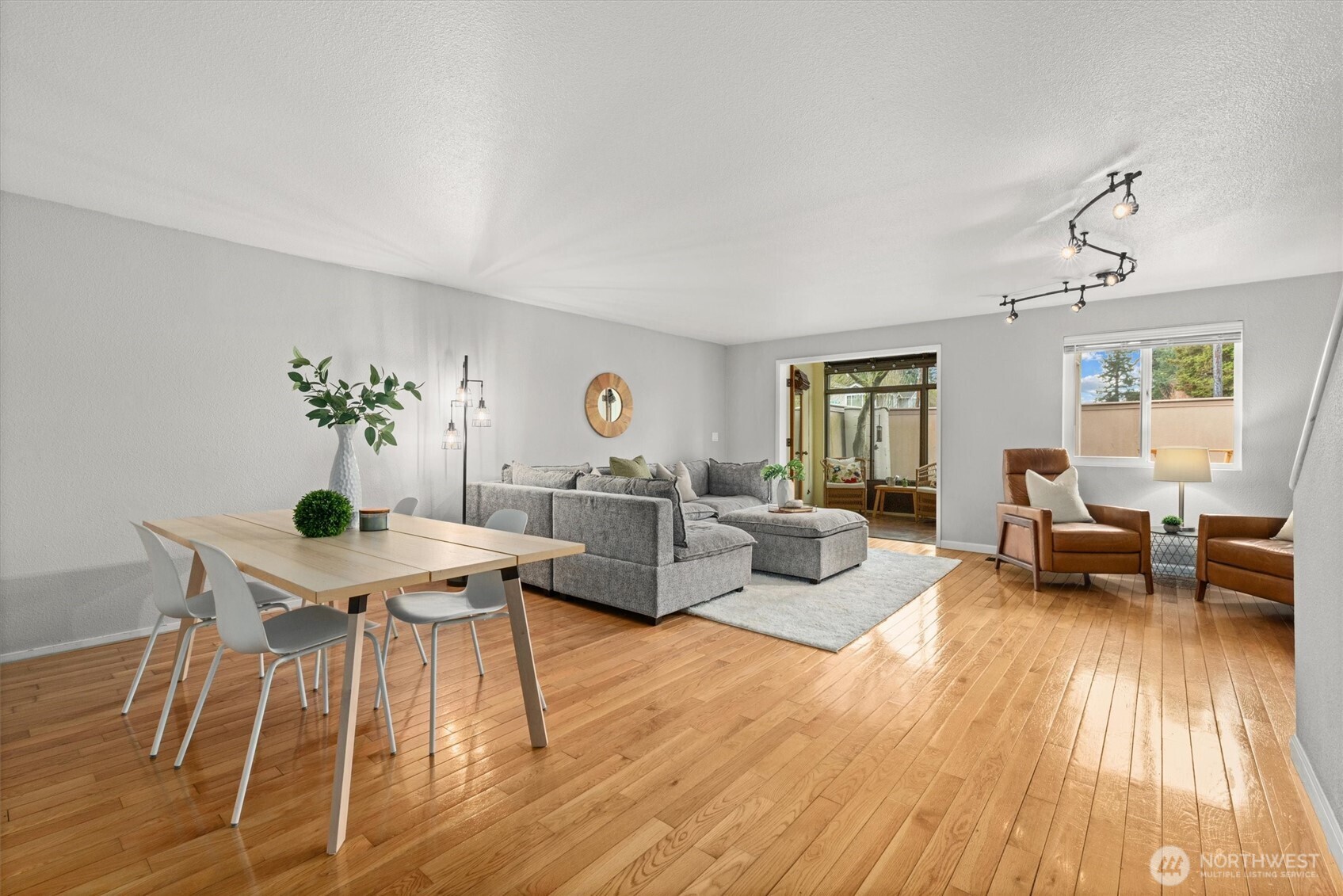 8225 212th Street SW #304, Edmonds, WA 98026