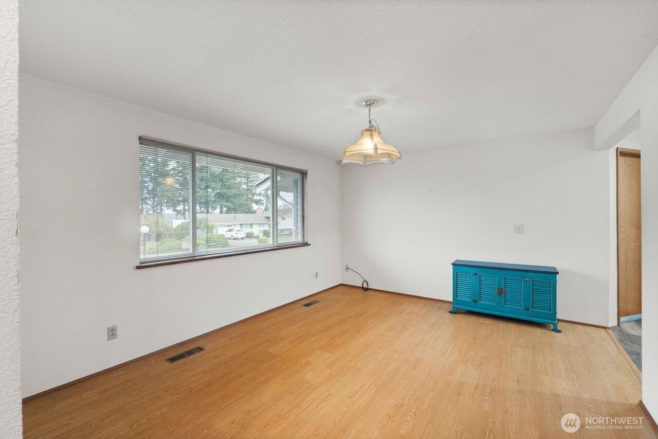 2220 126th Avenue E, Edgewood, WA 98372