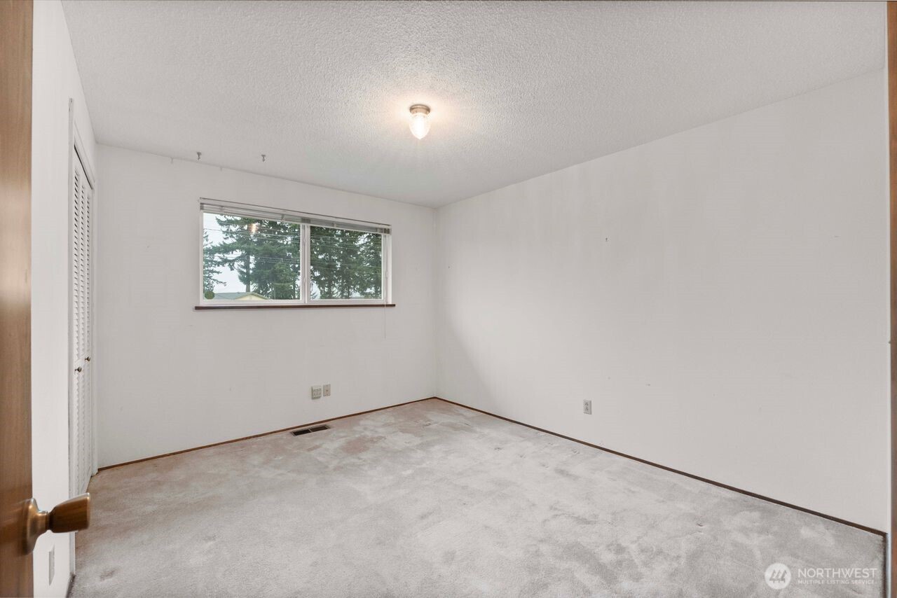 2220 126th Avenue E, Edgewood, WA 98372