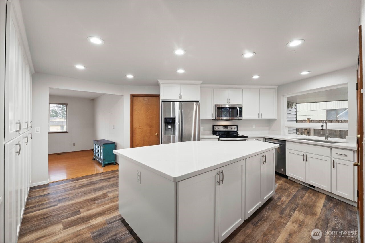 2220 126th Avenue E, Edgewood, WA 98372