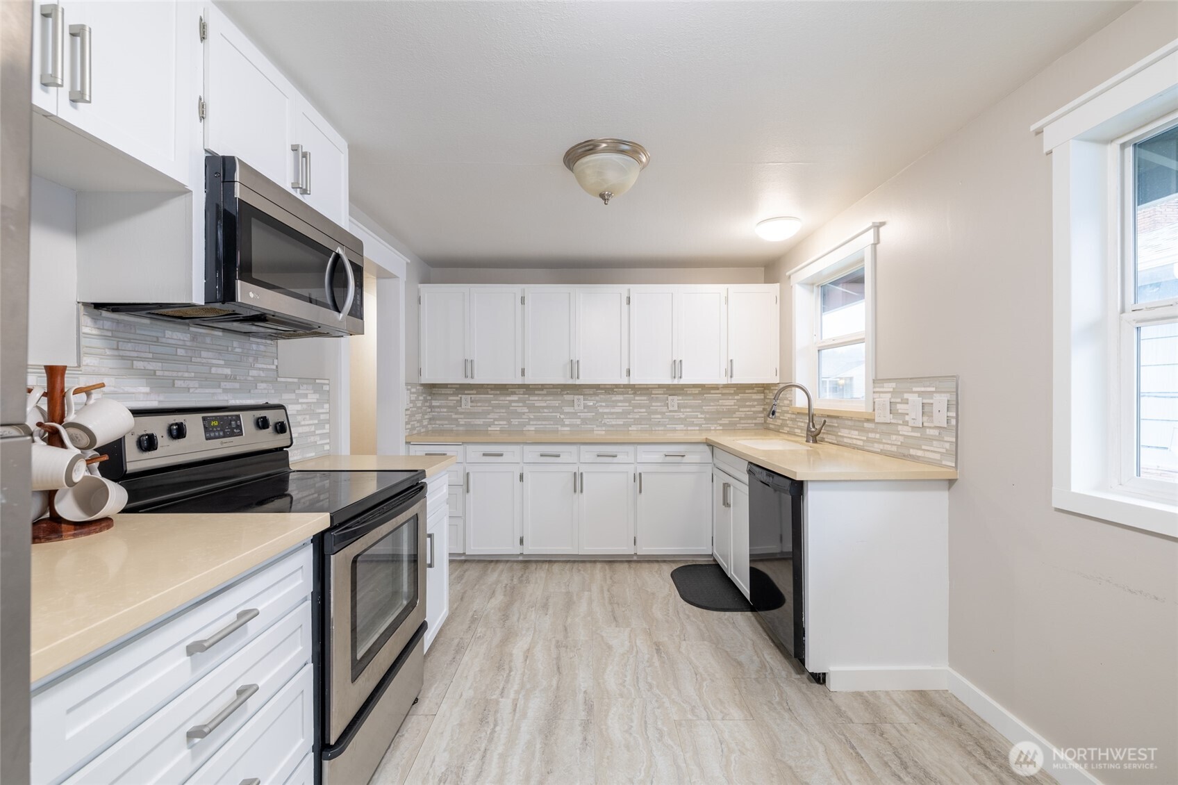 2026 28th Avenue , Longview, WA 98632