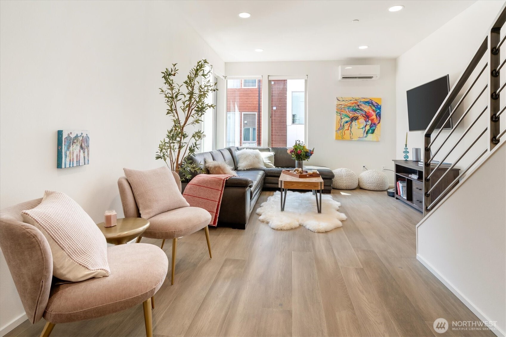 551 28th Avenue , Seattle, WA 98122