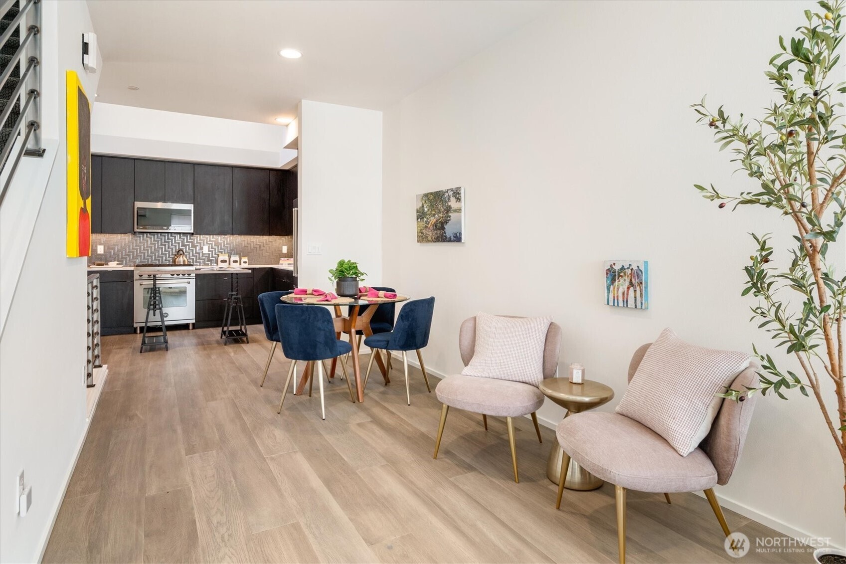 551 28th Avenue , Seattle, WA 98122