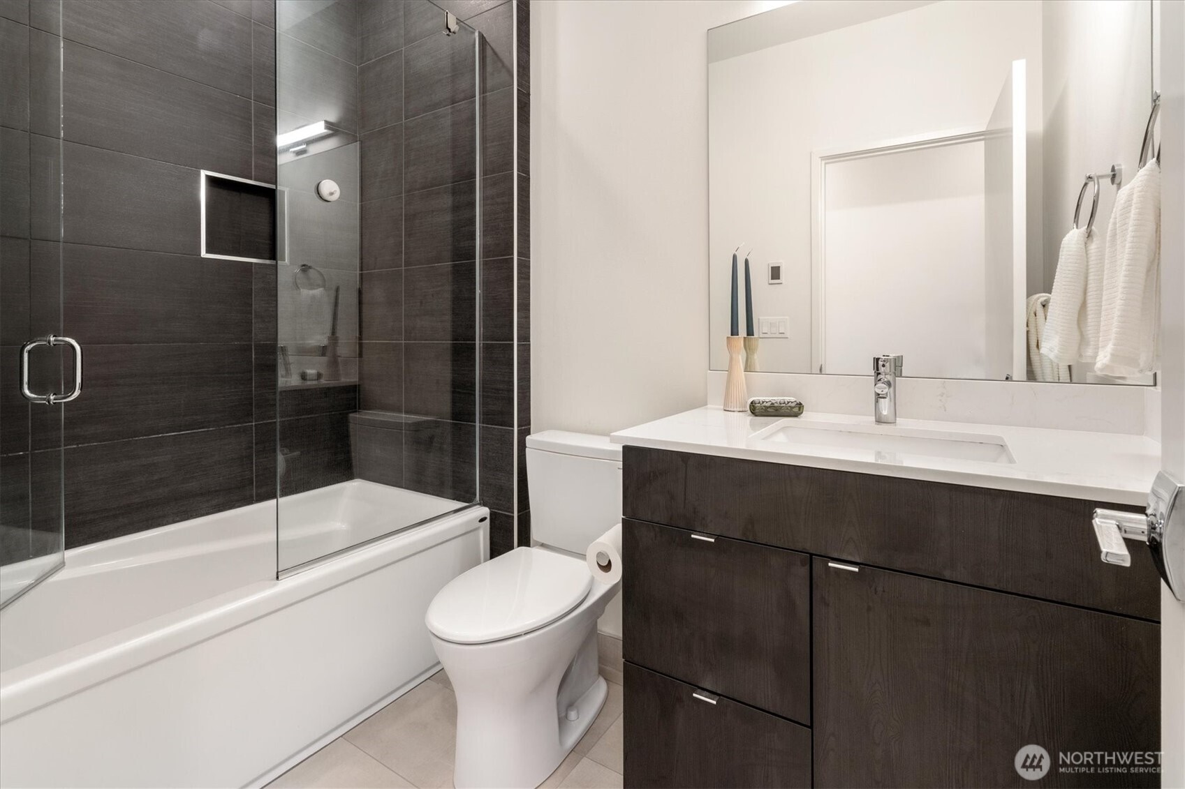 551 28th Avenue , Seattle, WA 98122