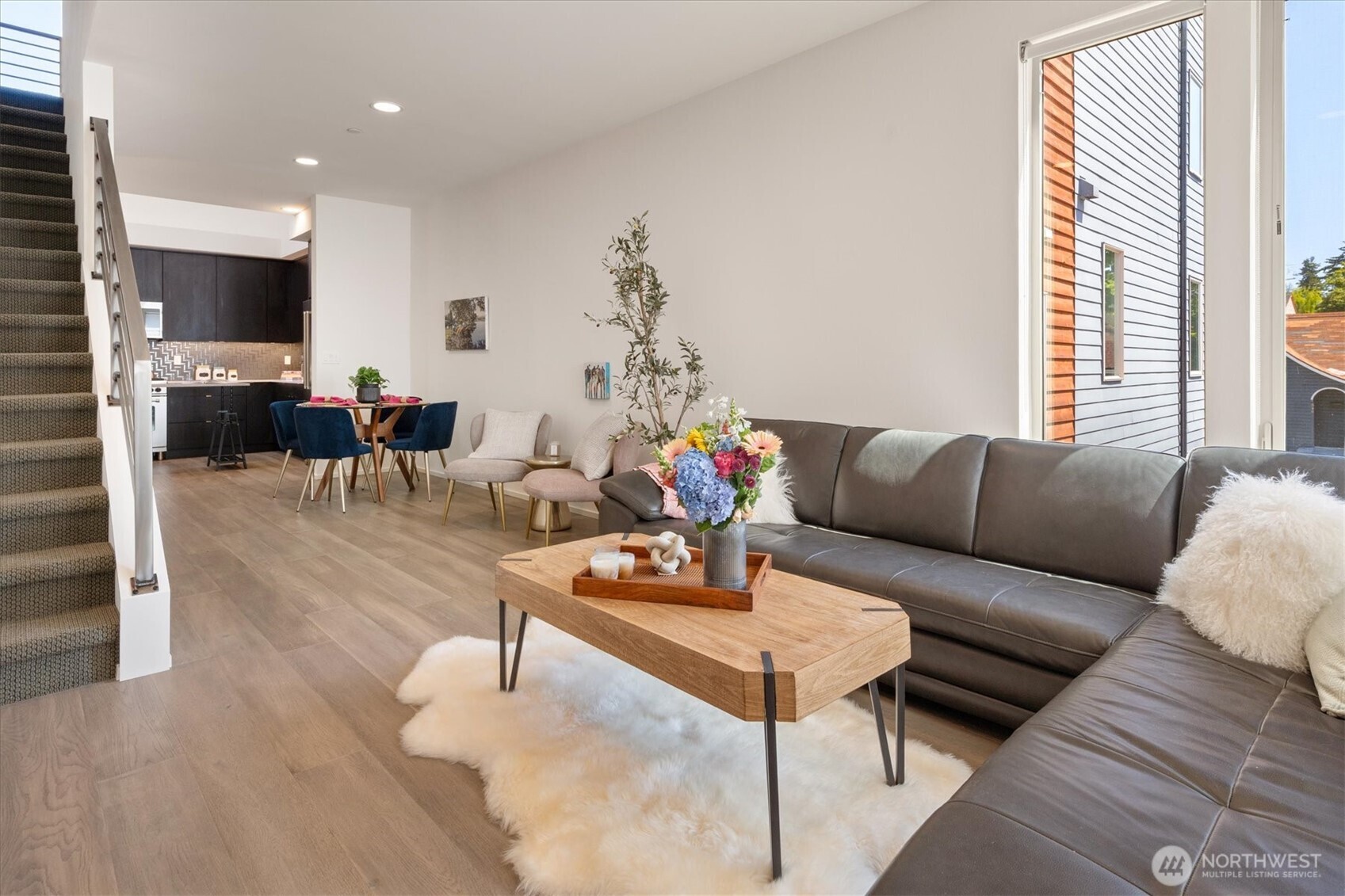 551 28th Avenue , Seattle, WA 98122