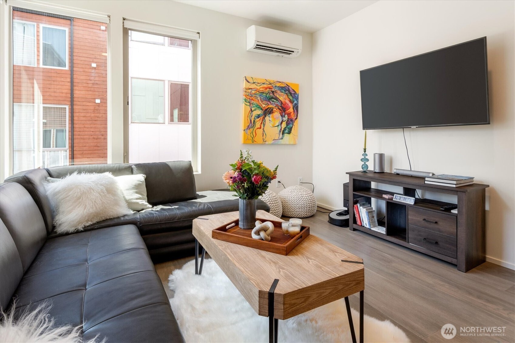 551 28th Avenue , Seattle, WA 98122