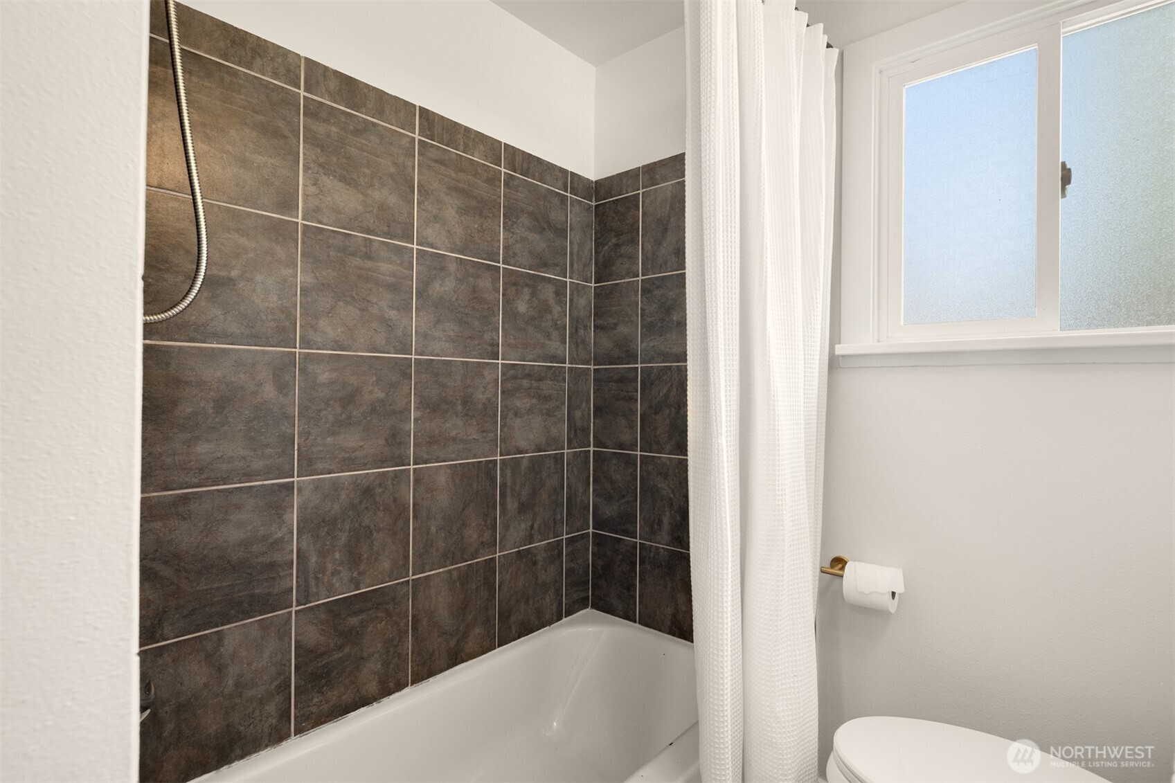 935 N 92nd Street , Seattle, WA 98103