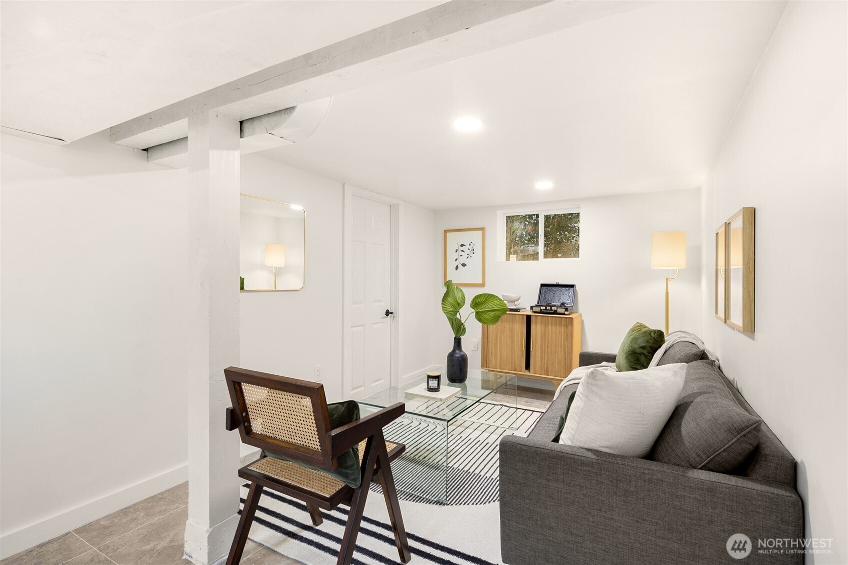 935 N 92nd Street , Seattle, WA 98103