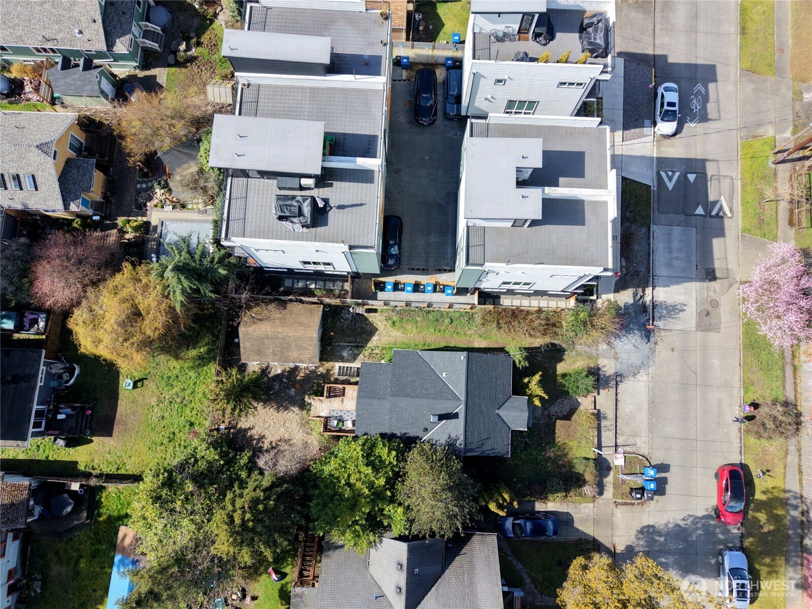 935 N 92nd Street , Seattle, WA 98103