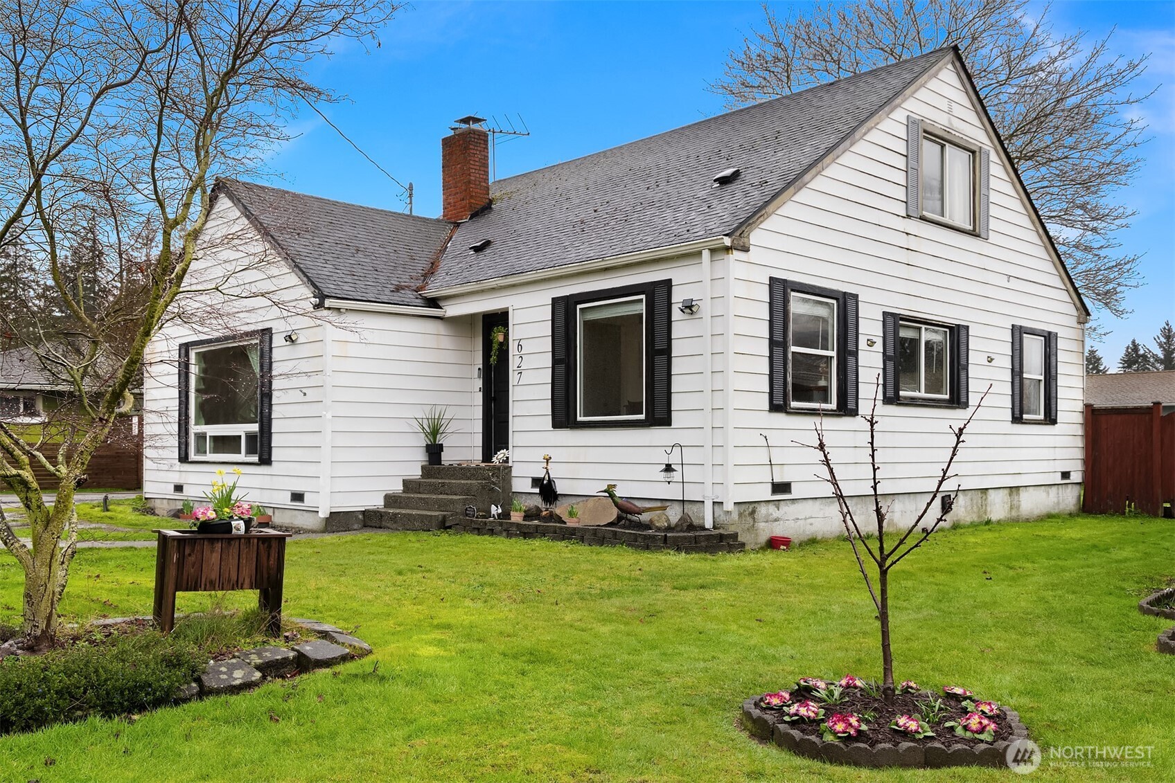 627 Madison Street , Everett, WA 98203