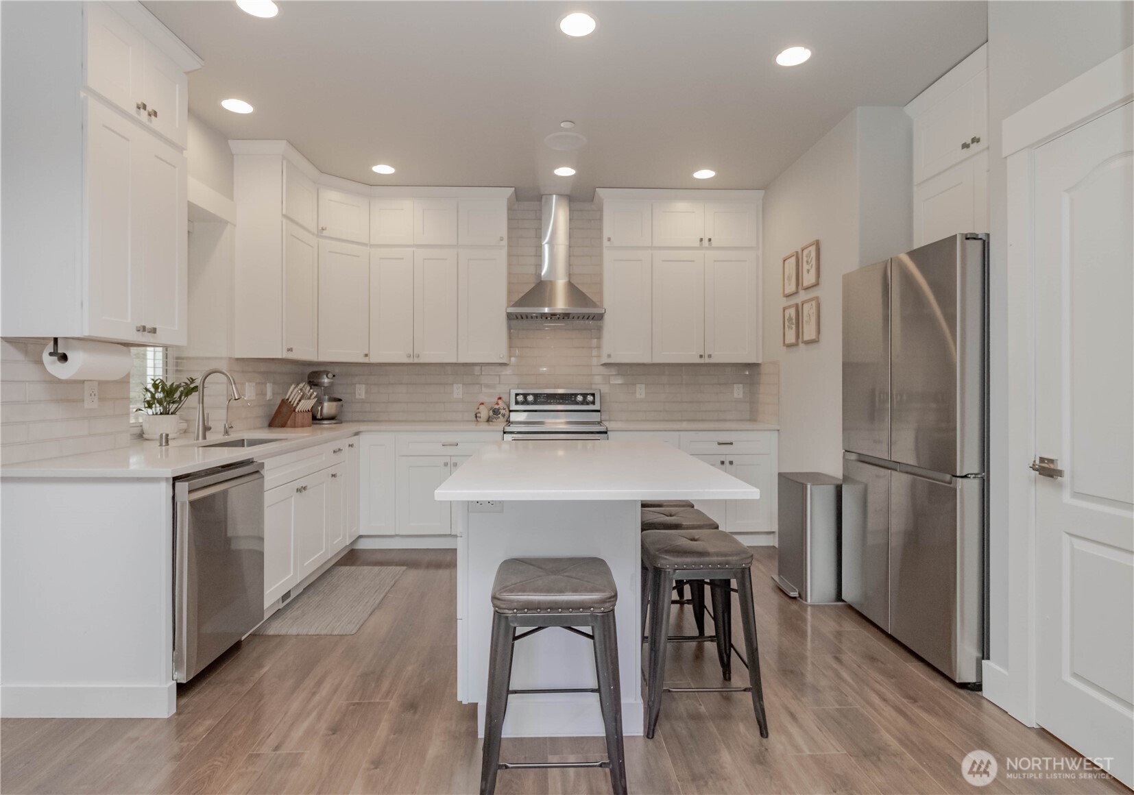 9409 9th Avenue Ct E, Tacoma, WA 98445