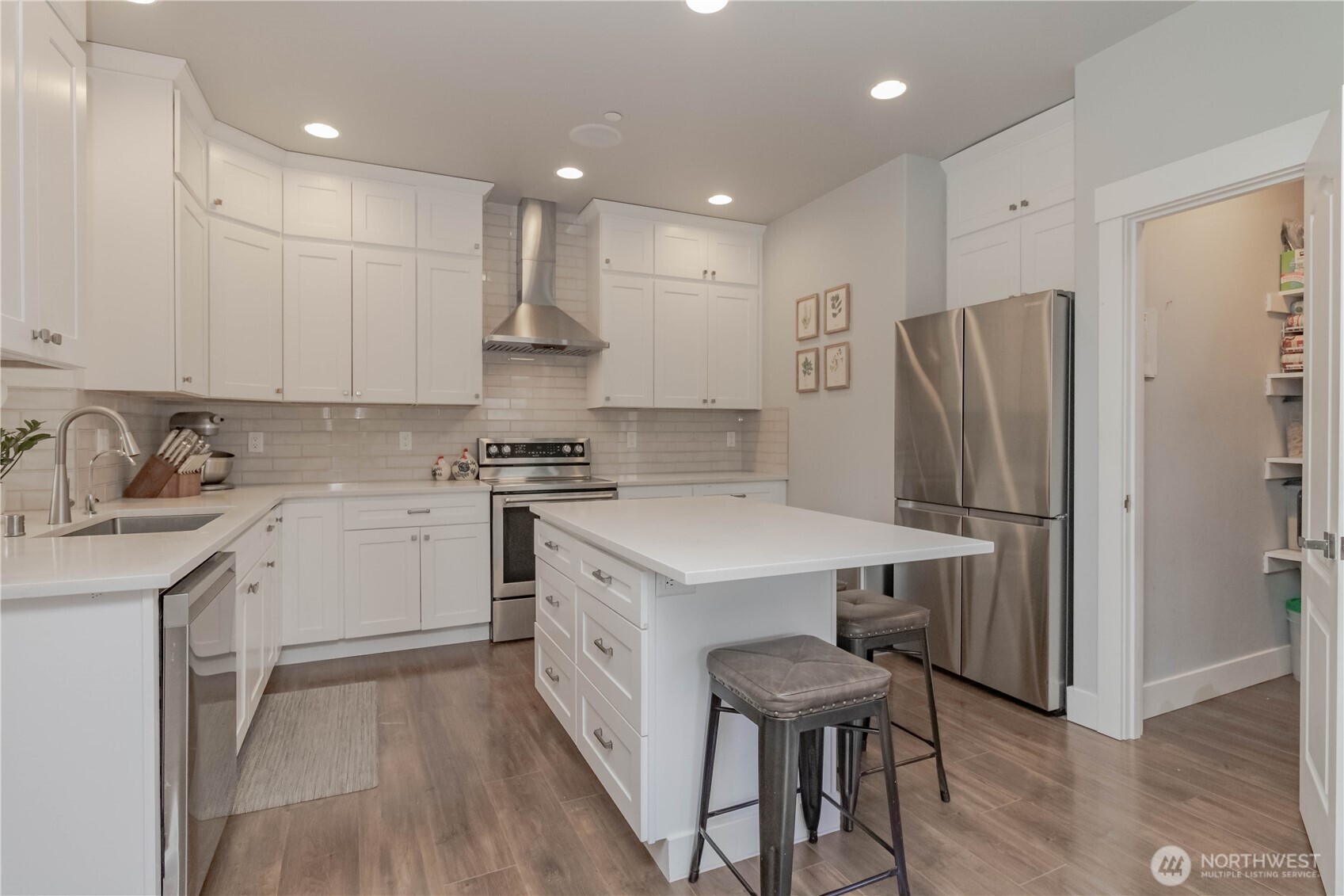 9409 9th Avenue Ct E, Tacoma, WA 98445