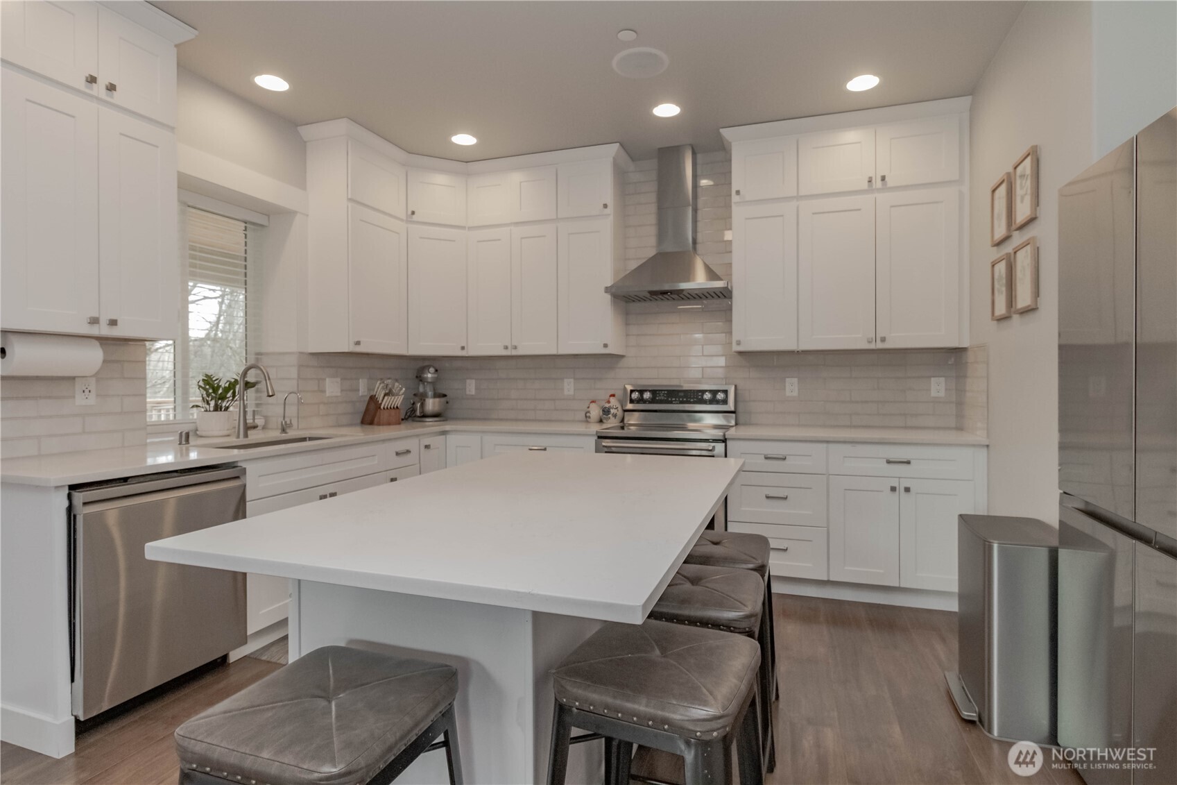 9409 9th Avenue Ct E, Tacoma, WA 98445