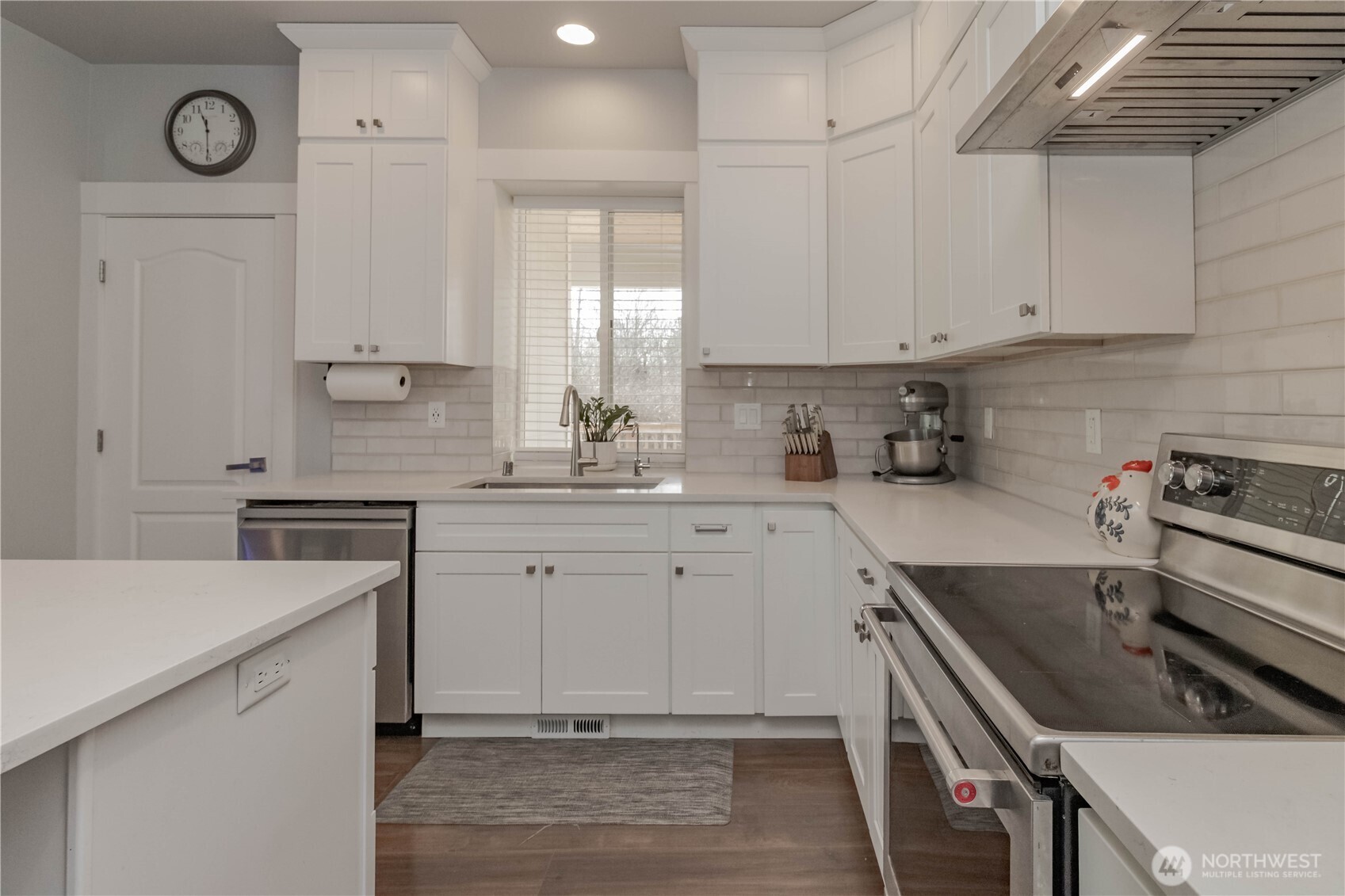 9409 9th Avenue Ct E, Tacoma, WA 98445