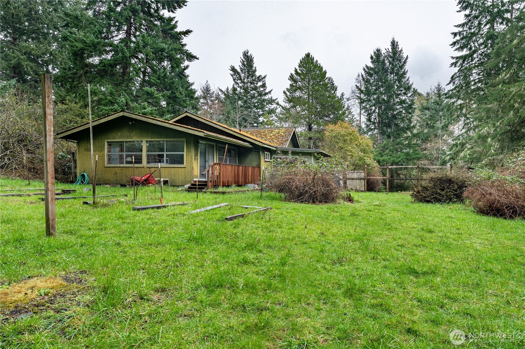 402 E Madrona Boulevard NW, Lakebay, WA 98349