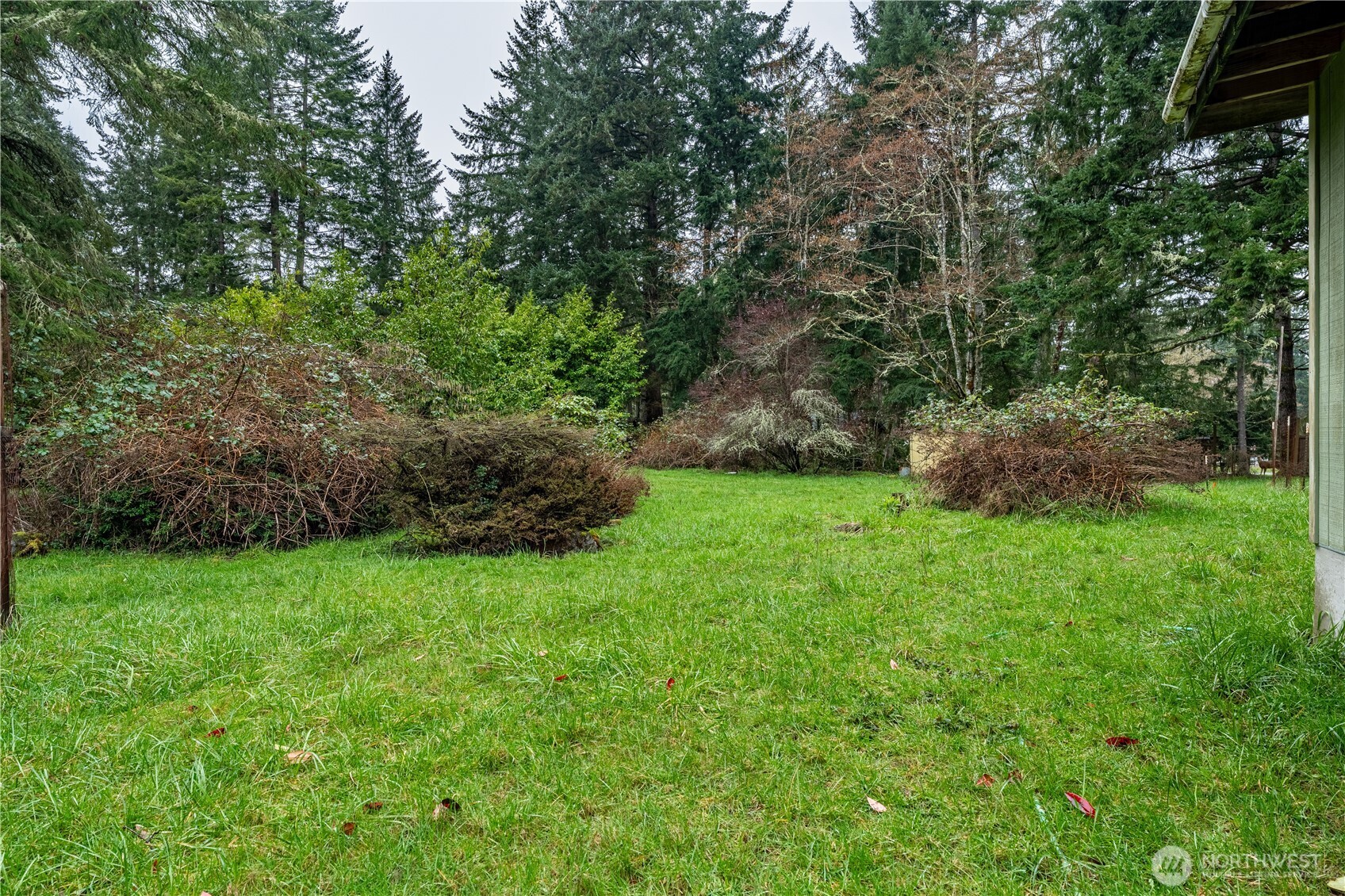 402 E Madrona Boulevard NW, Lakebay, WA 98349