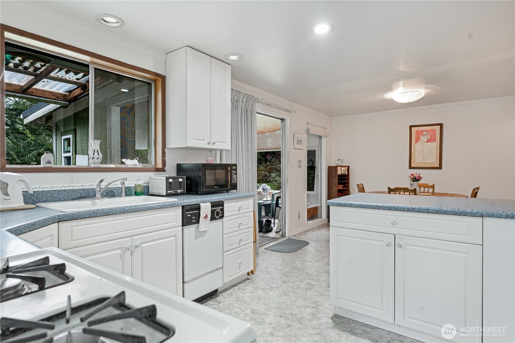 402 E Madrona Boulevard NW, Lakebay, WA 98349