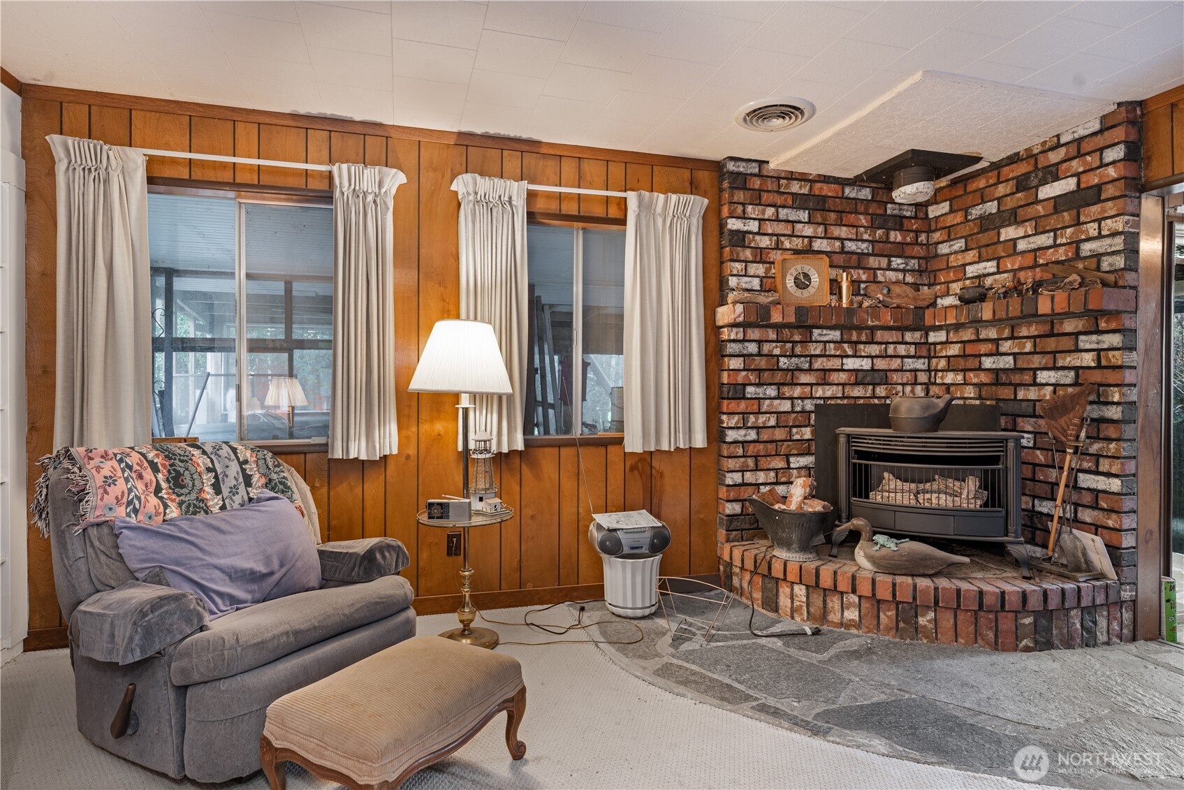 402 E Madrona Boulevard NW, Lakebay, WA 98349