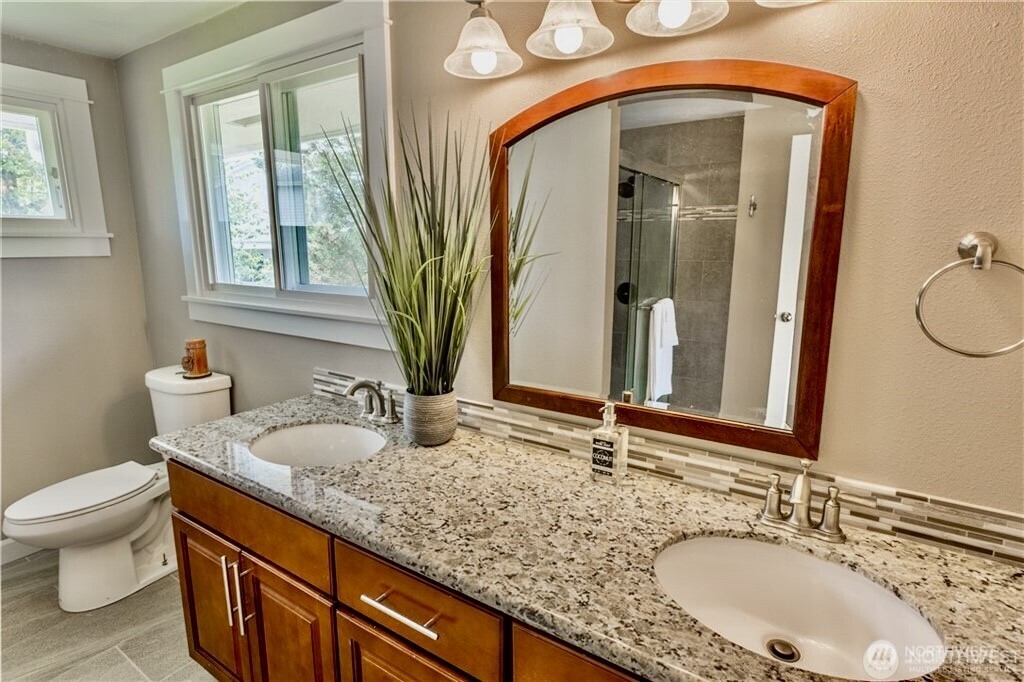 2241 S 252nd Street , Des Moines, WA 98198-9060