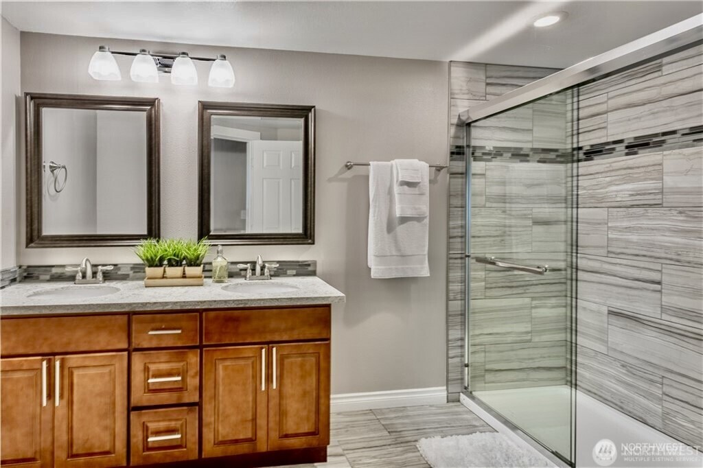 2241 S 252nd Street , Des Moines, WA 98198-9060