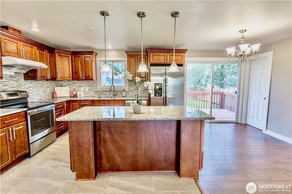 2241 S 252nd Street , Des Moines, WA 98198-9060