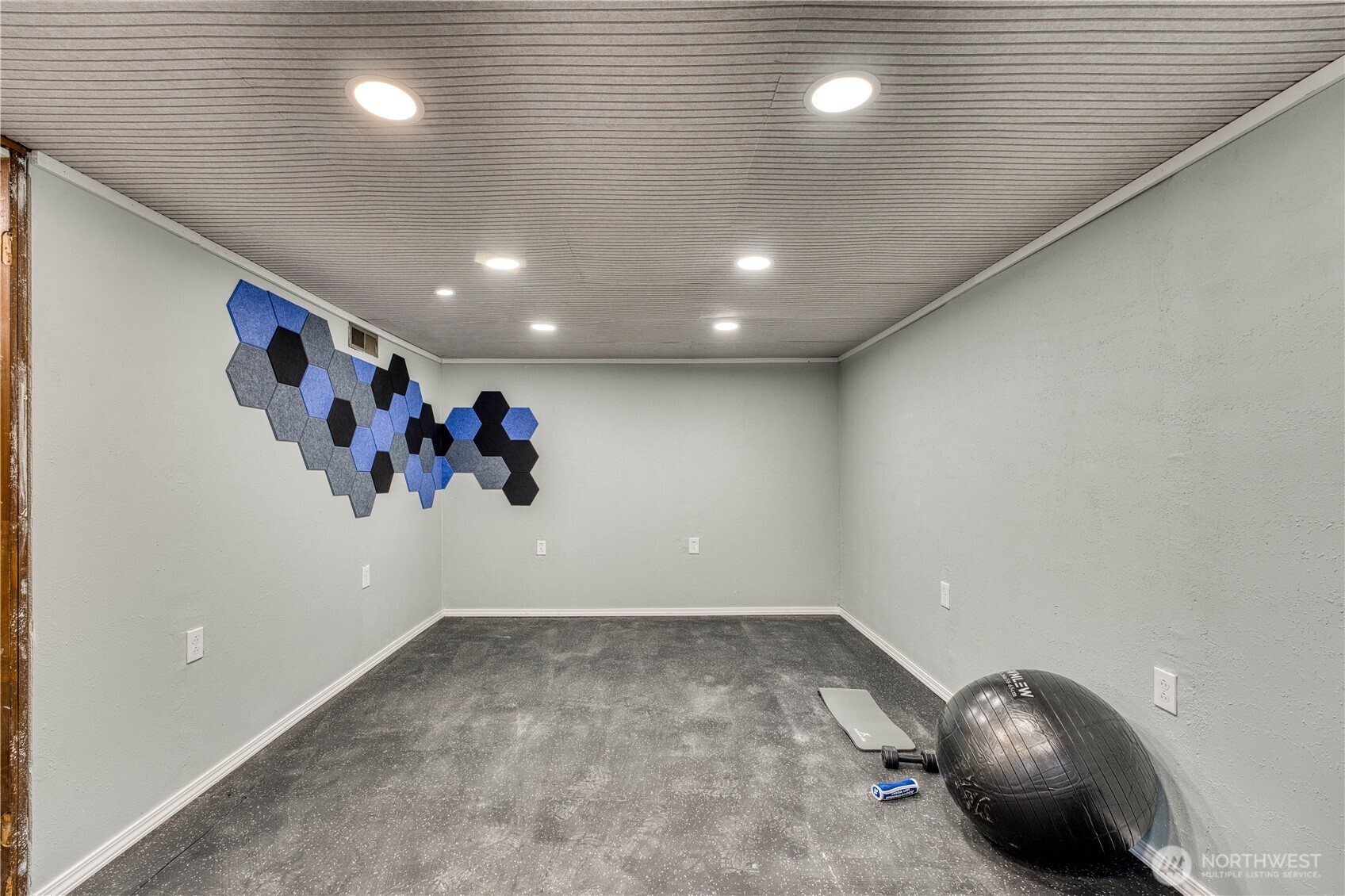 2735 Marine Drive , Bremerton, WA 98312