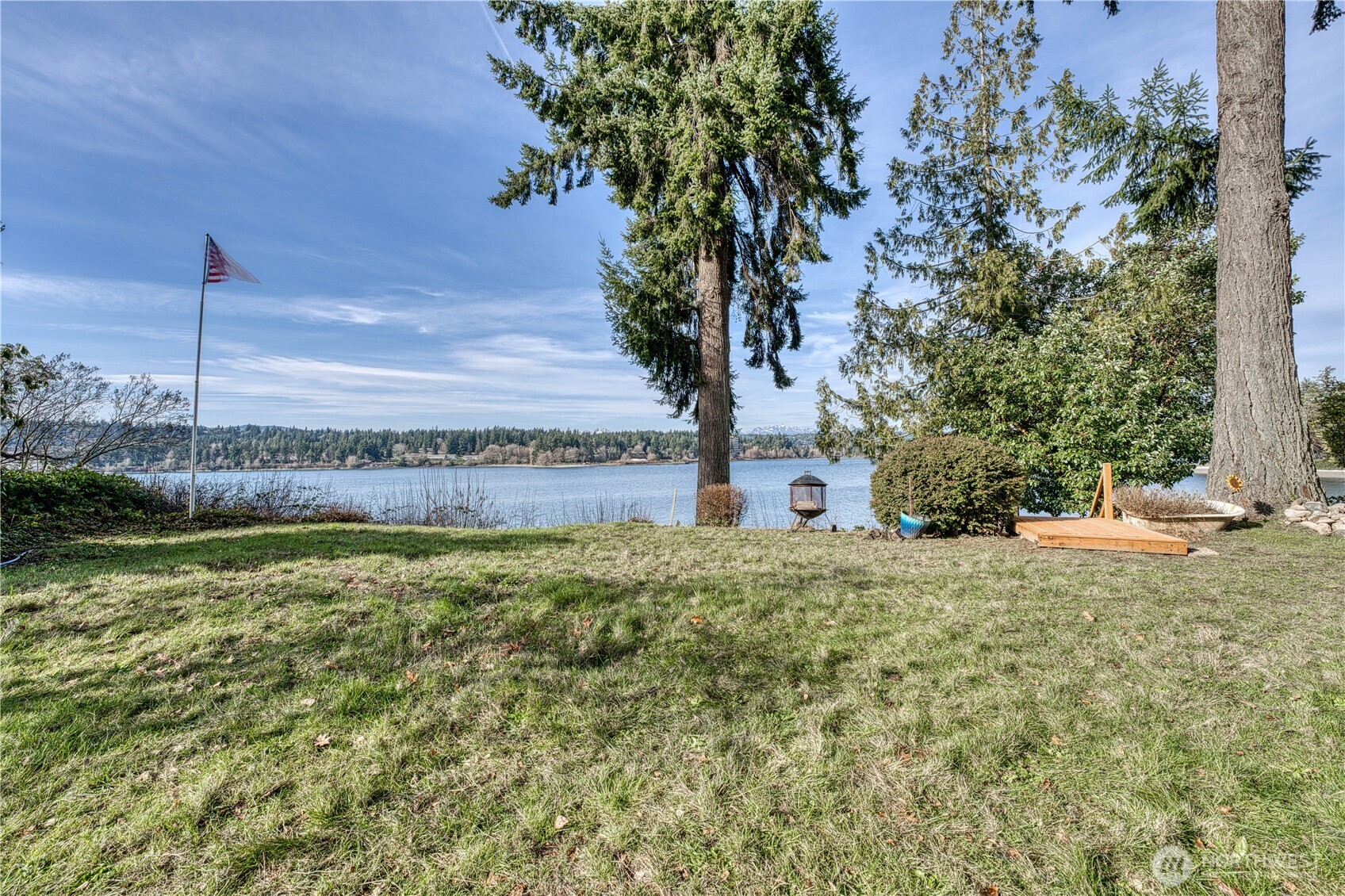 2735 Marine Drive , Bremerton, WA 98312