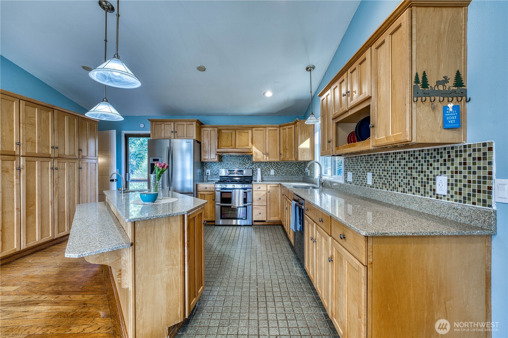 2735 Marine Drive , Bremerton, WA 98312