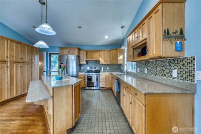 2735 Marine Drive , Bremerton, WA 98312 - Photo 6