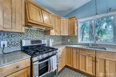 2735 Marine Drive , Bremerton, WA 98312 - Photo 9