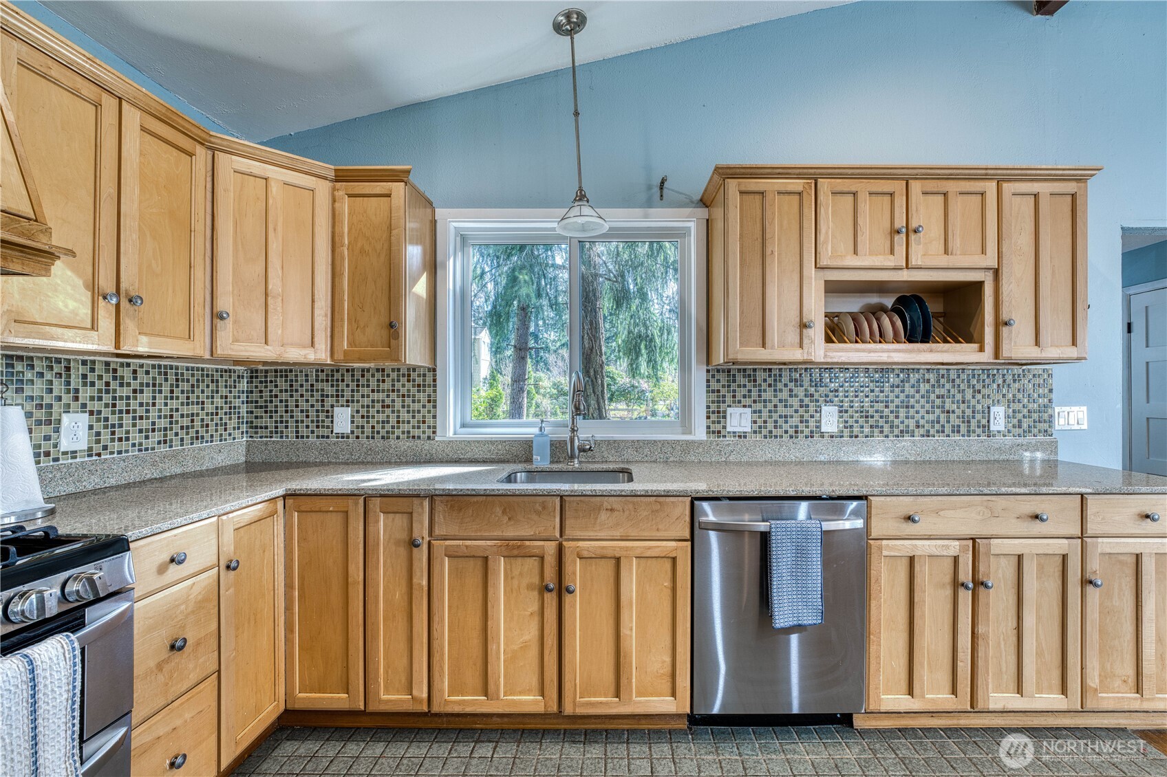 2735 Marine Drive , Bremerton, WA 98312