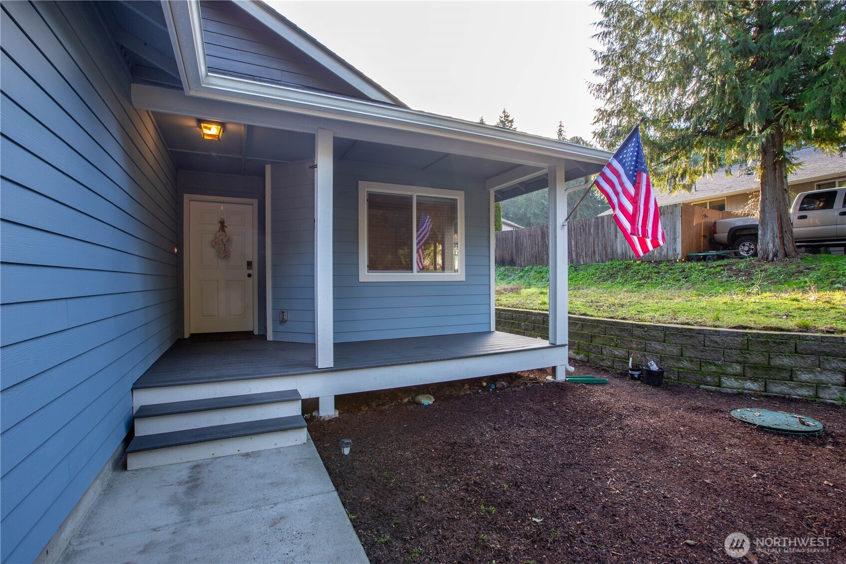 17643 Loop Lane SE, Yelm, WA 98597