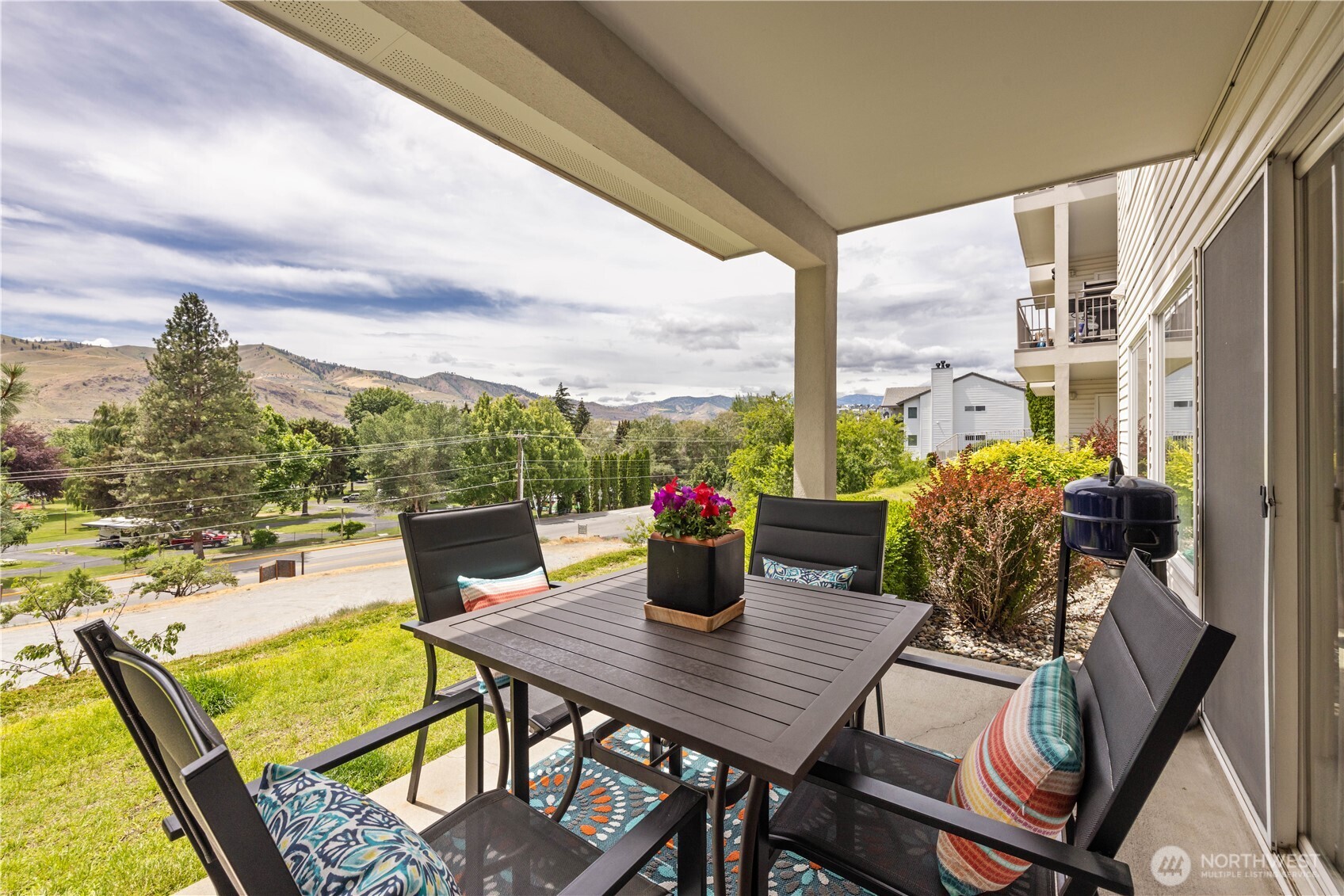 808 W Manson Road #B102, Chelan, WA 98816