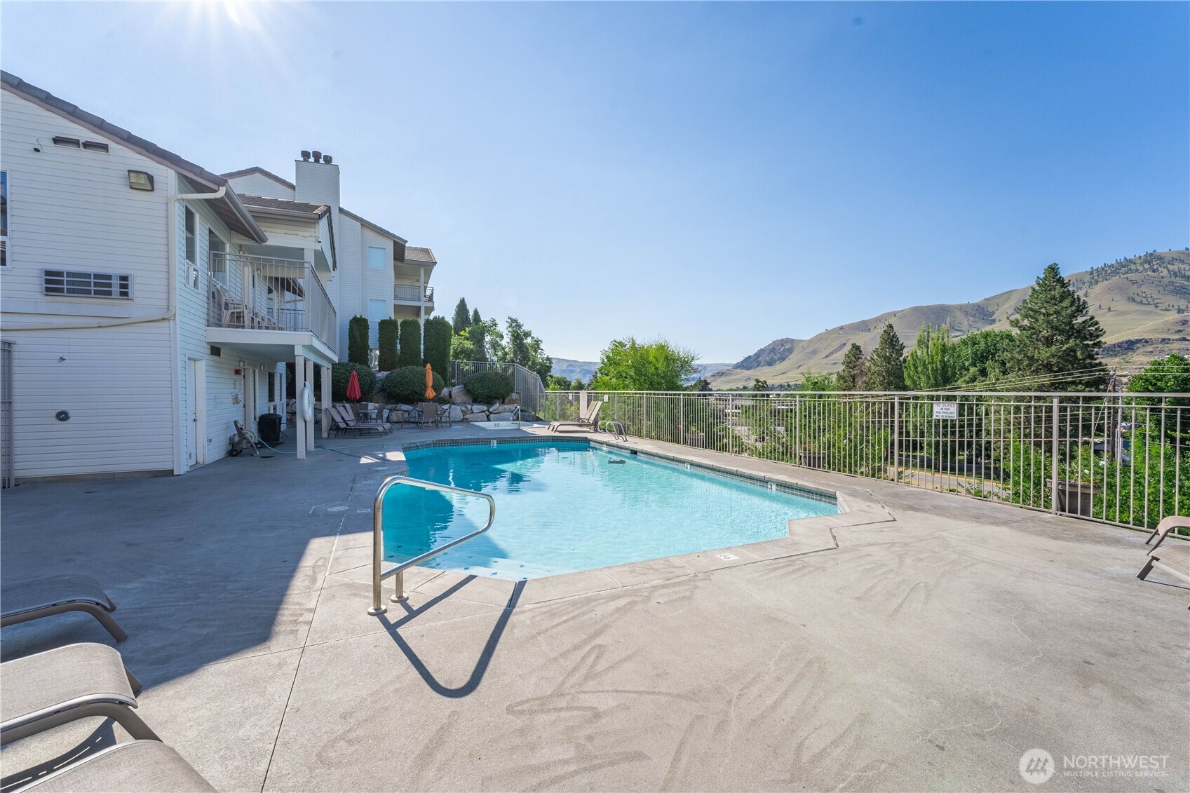 808 W Manson Road #B102, Chelan, WA 98816