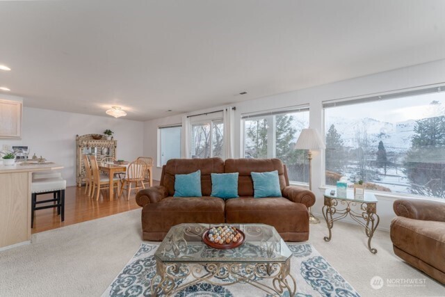 808 W Manson Road #B102, Chelan, WA 98816