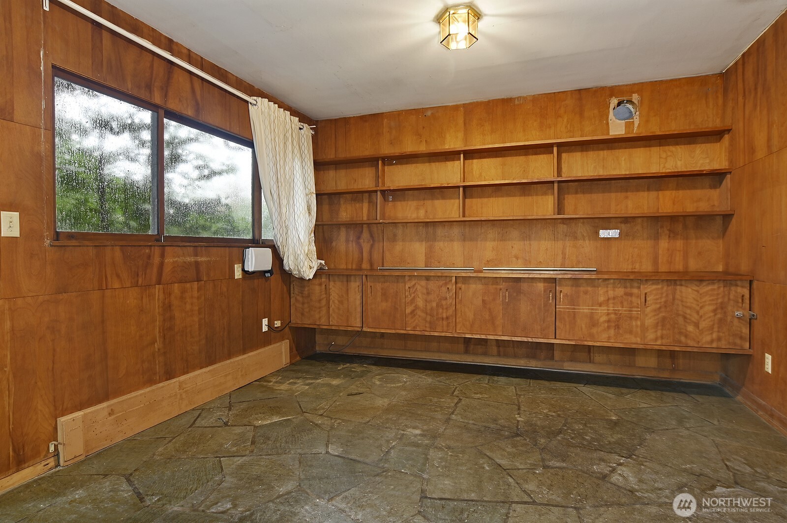 700 Reiten Road , Kent, WA 98030