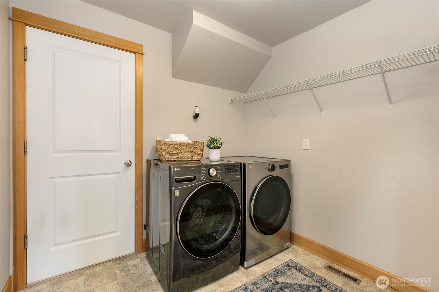 19923 10th Avenue W, Lynnwood, WA 98036