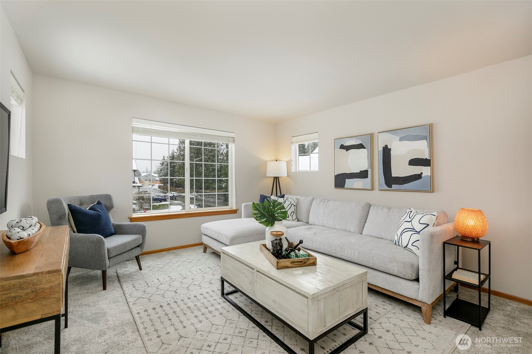 19923 10th Avenue W, Lynnwood, WA 98036