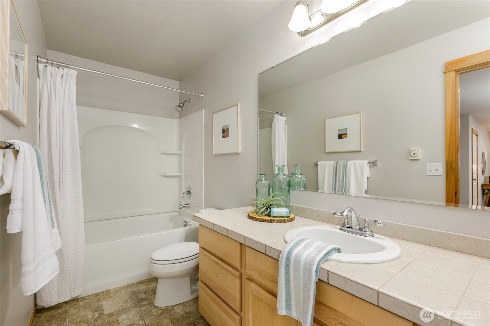 19923 10th Avenue W, Lynnwood, WA 98036