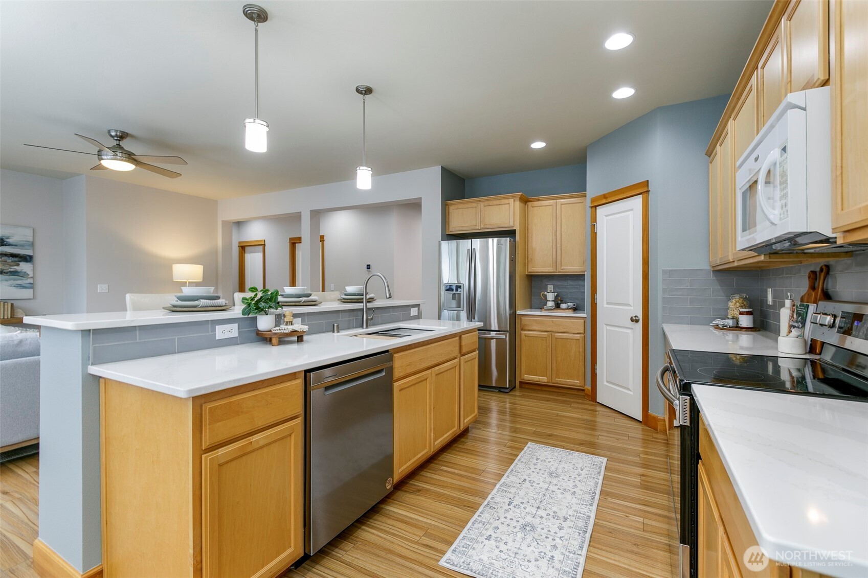 19923 10th Avenue W, Lynnwood, WA 98036