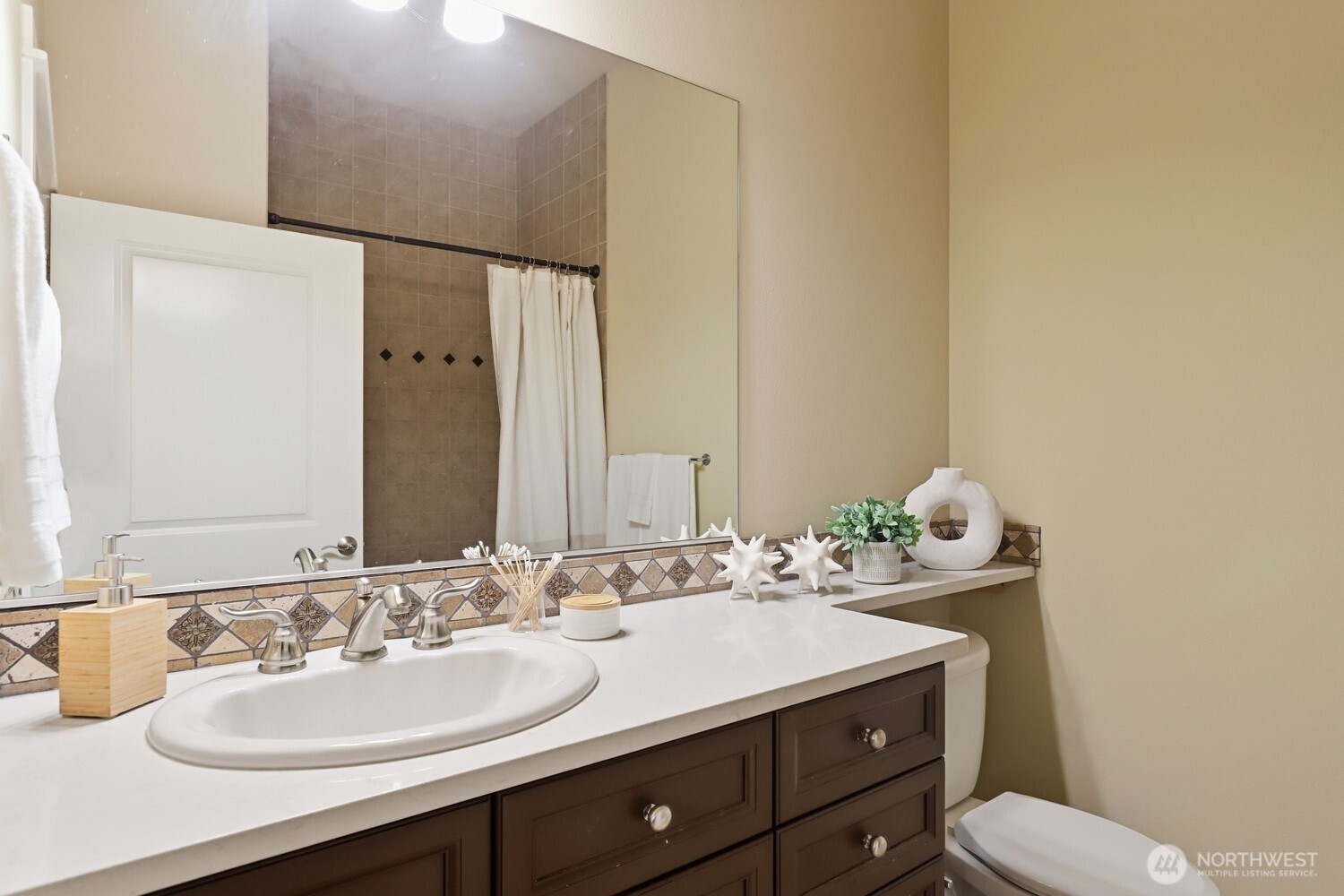 400 Washington Avenue #415, Bremerton, WA 98337