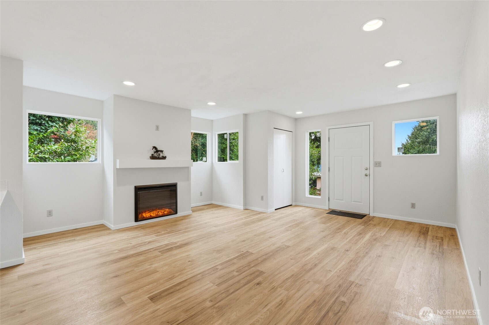 4404 Terrace Drive #8, Everett, WA 98203