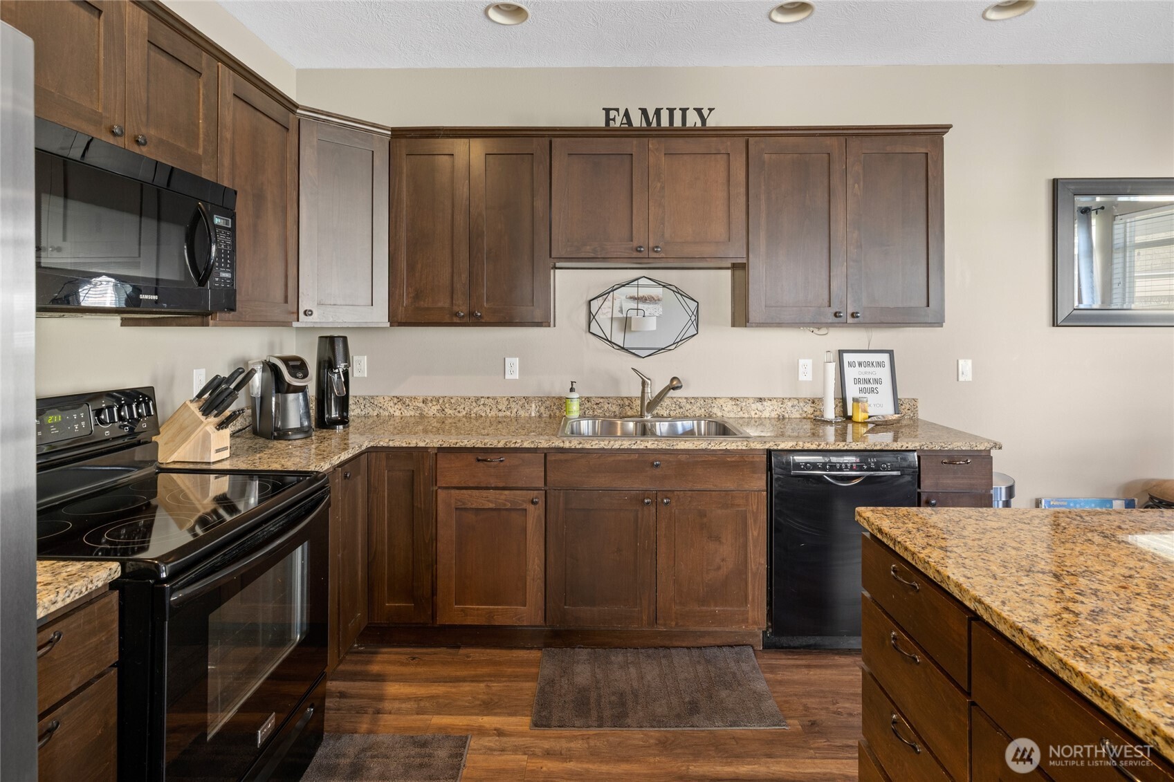 23041 Sunserra Loop NW, Quincy, WA 98848