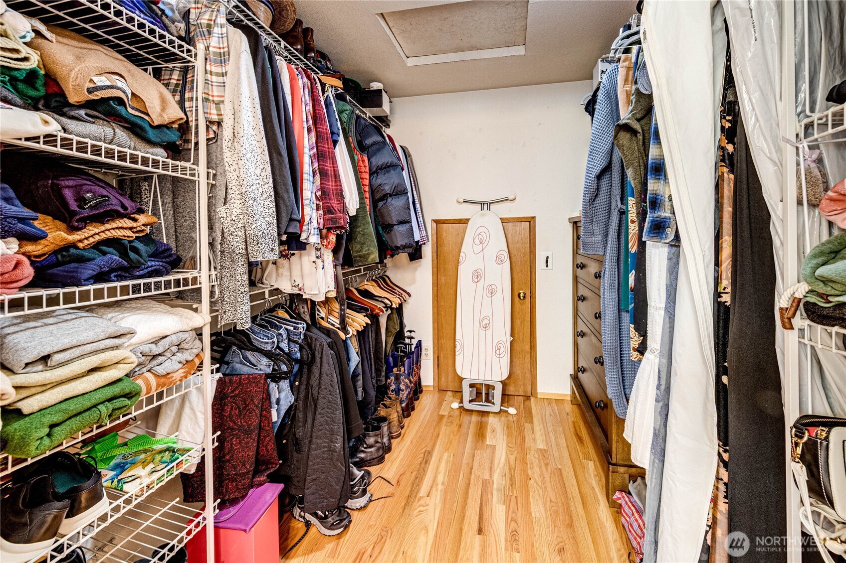 22621 95th Avenue SE, Woodinville, WA 98077-9512